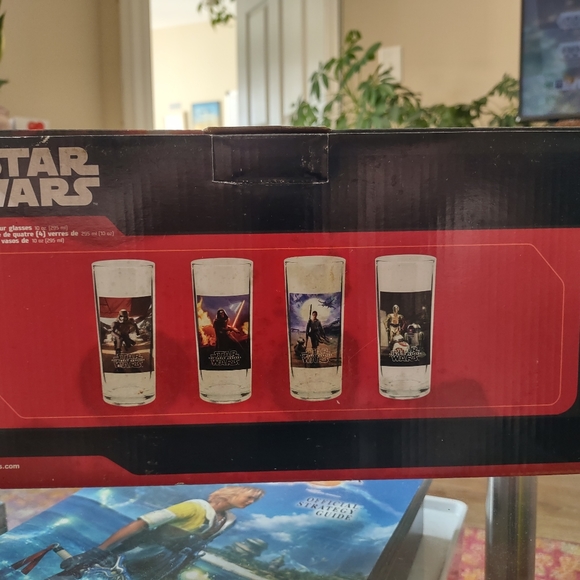 Star Wars The Force Awakens Set of 4 Glasses - Picture 2 of 4